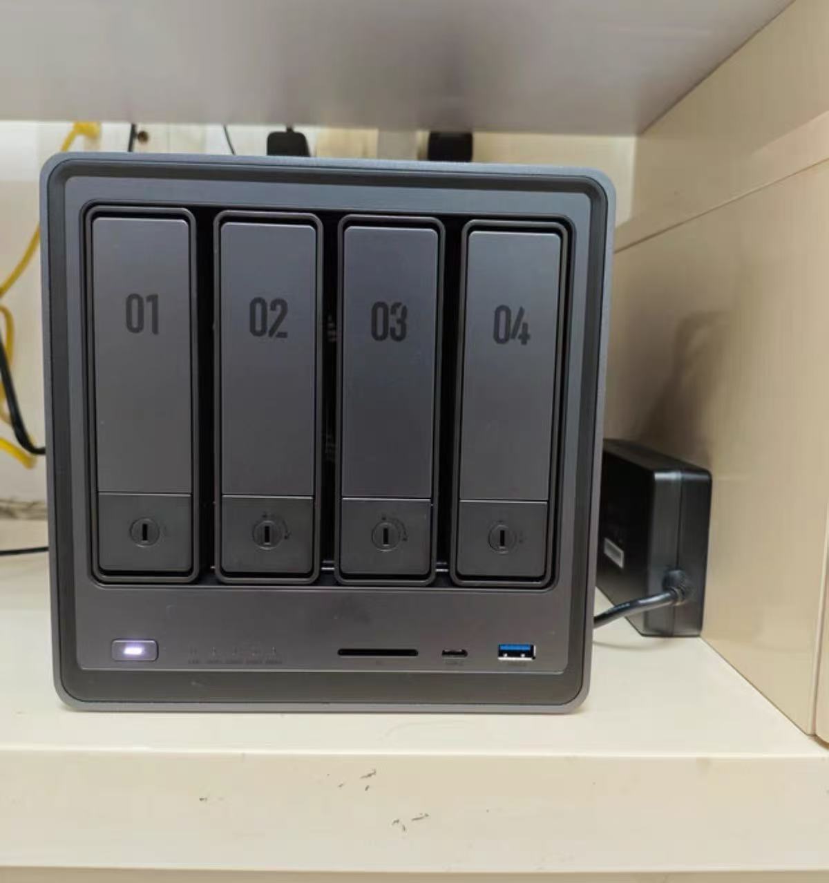 TLF Ugreen DXP4800 Plus NAS a  - Ddr5 8Gb recensione e prezzo